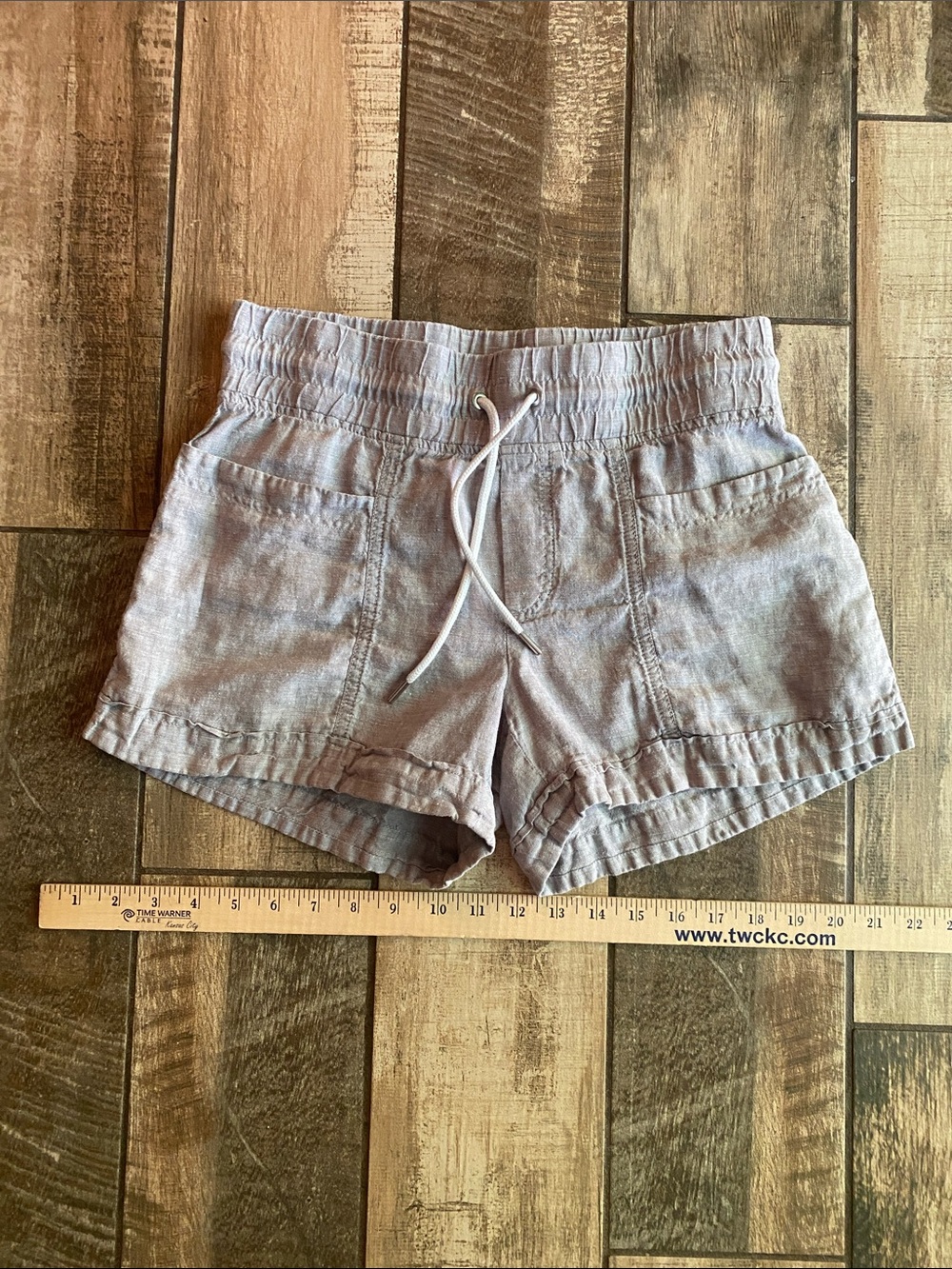 Athleta Cabo linen 4” Light Gray Drawstring Athletic Shorts - Picture 7 of 7